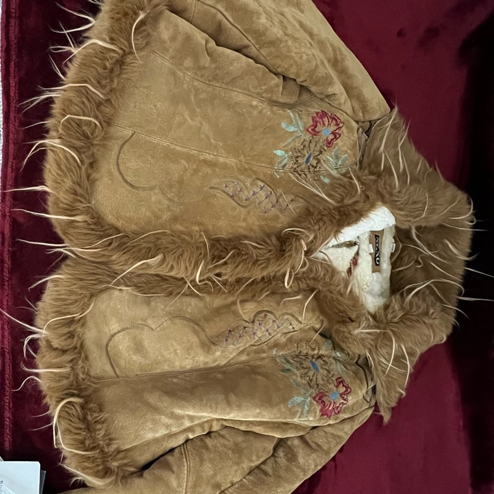 NEVER WORN vintage XOXO genuine leather jacket with embroidery!